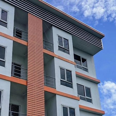 V At Panus Hotel Phanat Nikhom Exterior foto